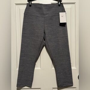Nike Women’s leggings high rise crop length